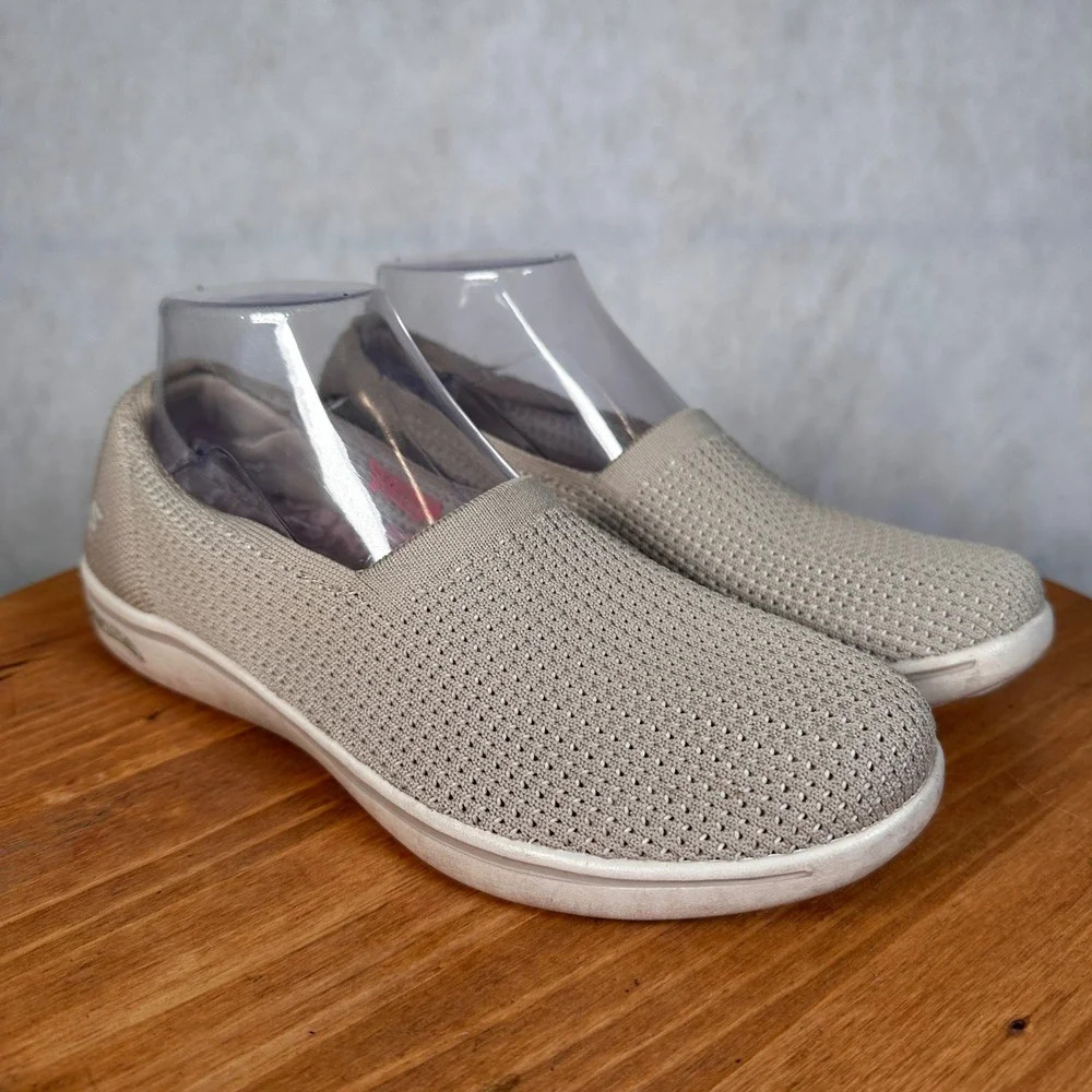 Skechers Arch Fit Slip On Womens 8 Taupe Good Stretch Fit Walking Shoes 136559